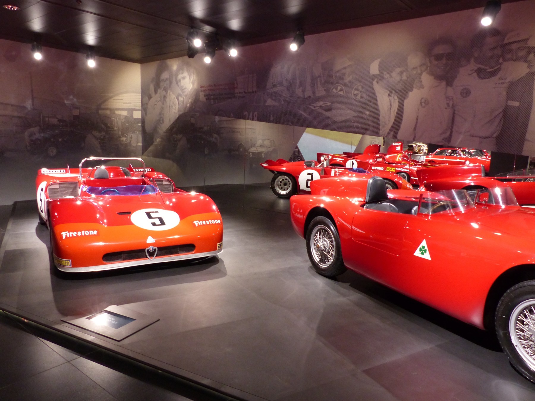 Alfa Romeo 33/3 in Museo Alfa Romeo, October 2015; the photographer labels the example 1969. Programme and later season specifications are distinguished.