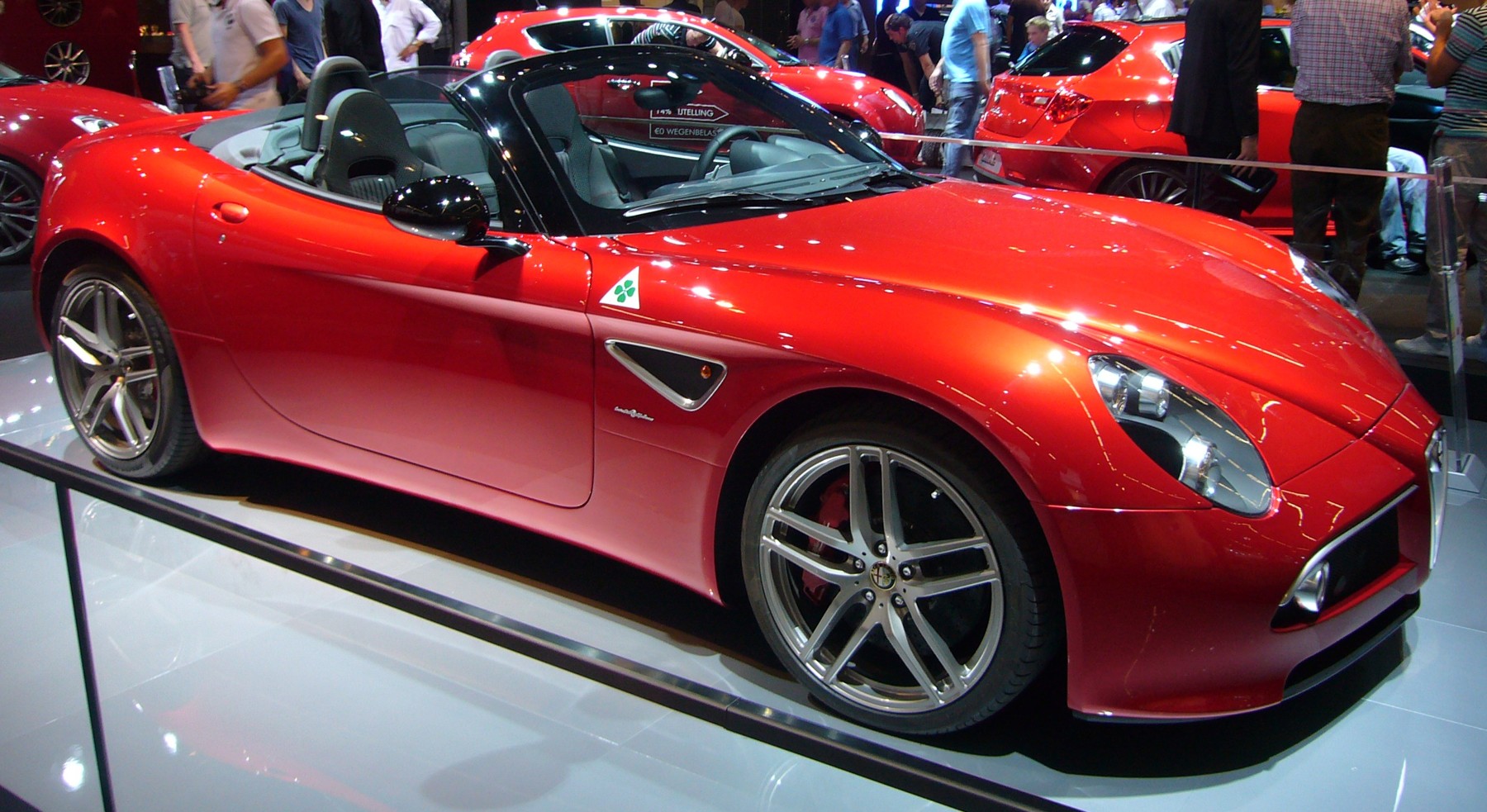 Alfa Romeo 8C Spider at AutoRAI Amsterdam, April 2011; production open-top model, not the earlier Spider concept.