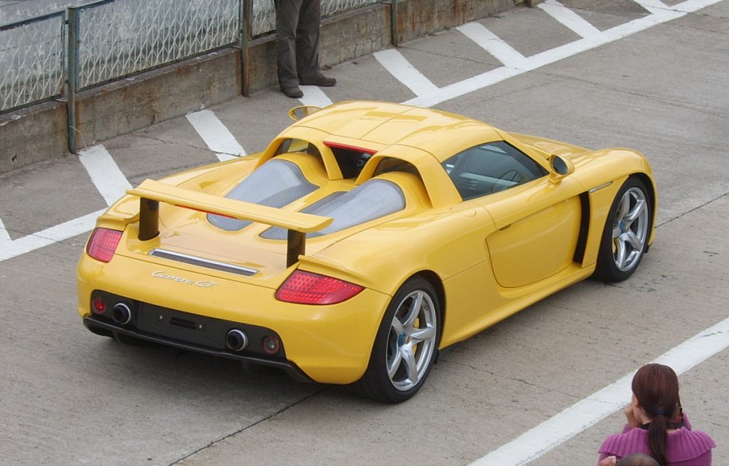Porsche Carrera GT — side/front view