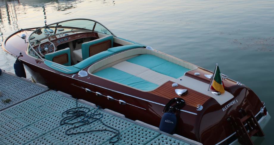 Riva Aquarama Super — wooden runabout on the water
